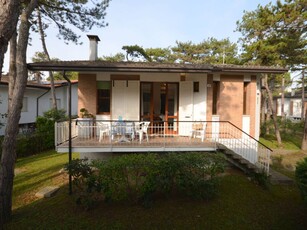 Casa a Lignano Pineta con terrazza coperta