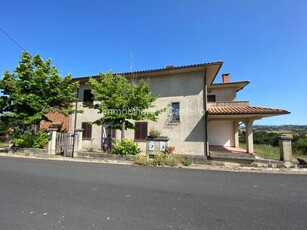 Casa Bi - Trifamiliare in Vendita a Castiglione del Lago Villastrada