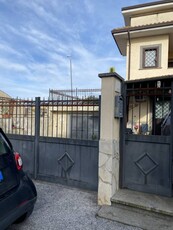 Casa Bi - Trifamiliare in Vendita a Roma Valle Muricana