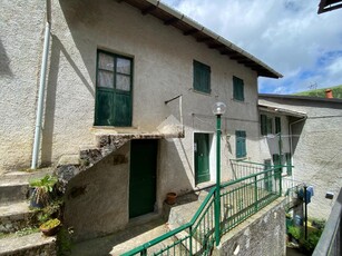 Casa indipendente in vendita a Valbrevenna