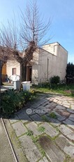 Casa indipendente in vendita Via Colleferro , Guidonia Montecelio