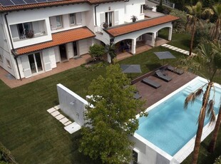 Esclusiva villa di 460 mq in affitto Via Donati, Forte dei Marmi, Lucca, Toscana
