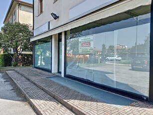 Negozio / showroom di 185 mq a Mogliano Veneto