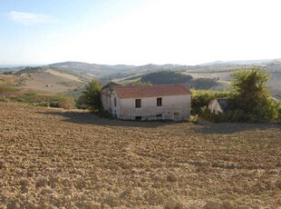 Rustico-Casale-Corte in Vendita ad Atri - 60000 Euro