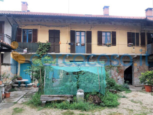 Rustico casale da ristrutturare, in vendita in Via San Michele, Carmagnola