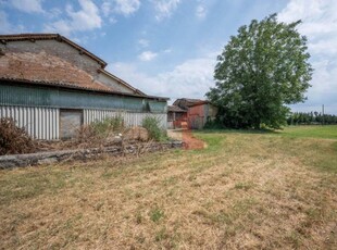 Rustico in Vendita a Sant'Ilario d'Enza Sant 'Ilario d 'Enza