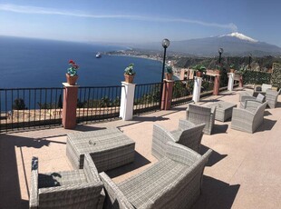 Vendita Hotel, in zona CENTRO, TAORMINA