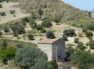 Vendita Villino, in zona PIZZO CARANO, QUARTIERE DECANO, ZONA CENTRO COMM. IL CASALE, SAN CATALDO