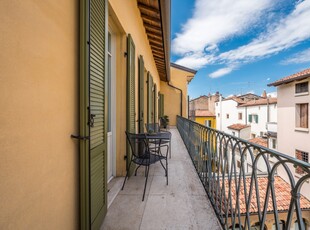 Verona: Elegante e luminoso bilocale all'ultimo piano