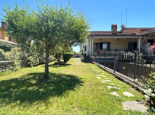 Villa a schiera in vendita a Capranica
