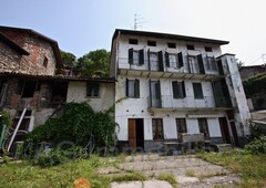 Casa singola in Via Belvedere in zona Verbania Nord a Verbania