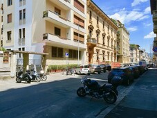 Quadrilocale da ristrutturare a Firenze