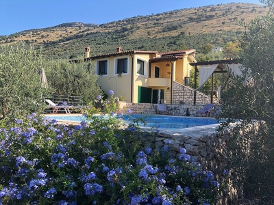 Fantastica villa con piscina privata a Sonnino