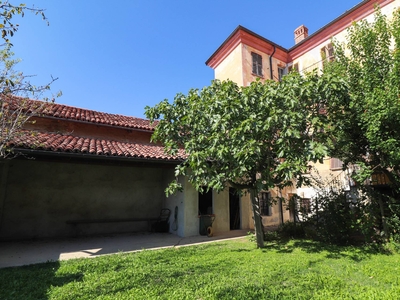 Casa indipendente con box doppio a Cherasco