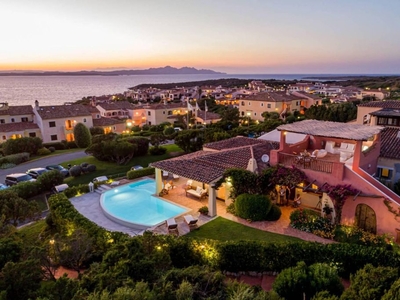 Prestigiosa villa di 200 mq in vendita Cala del Faro, Arzachena, Sardegna