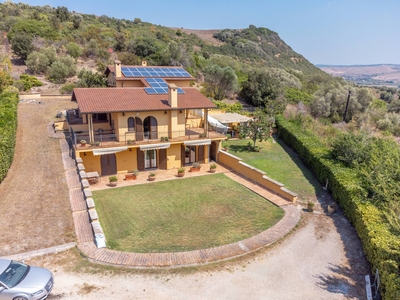 Villa in vendita a Tarquinia - Zona: Campagna