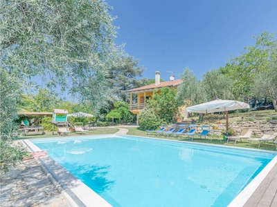 Casa a Pesaro con piscina privata
