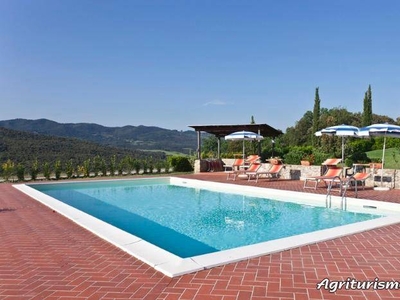 Casa a Volterra con piscina e barbecue