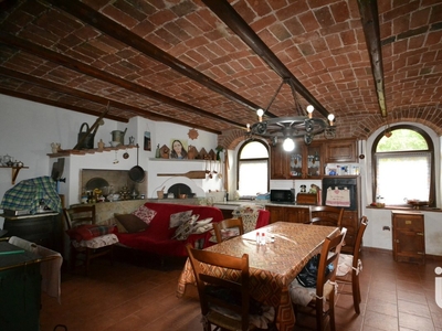 Casa in vendita 4 Stanze da letto a Acqui Terme