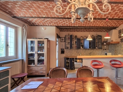 Casa indipendente in vendita 4 Stanze da letto a Asti