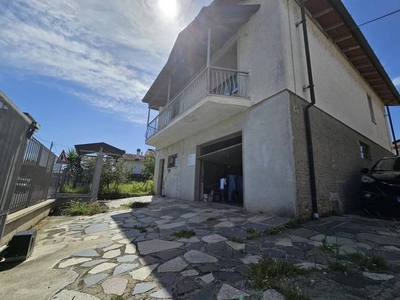 Casa singola in vendita a Castelnuovo Magra La Spezia Colombiera