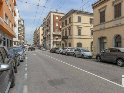 Immobile commerciale in vendita a Ancona