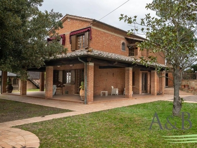 Lussuoso casale in vendita Montepulciano, Siena, Toscana