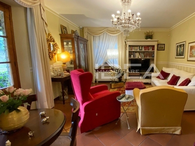 Villa in vendita 6 Stanze da letto a Lucca