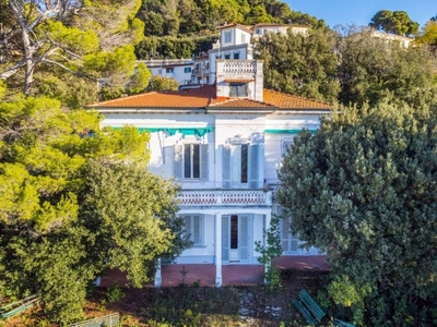 Villa Bifamiliare in vendita a Livorno viale dei Vallombrosani