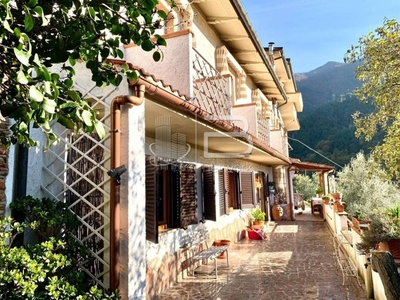 Villa in vendita a Montignoso via Borella