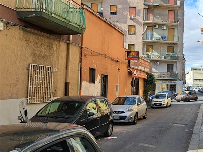 Appartamento in vendita a Catania Piazza Risorgimento / Medaglie D'oro