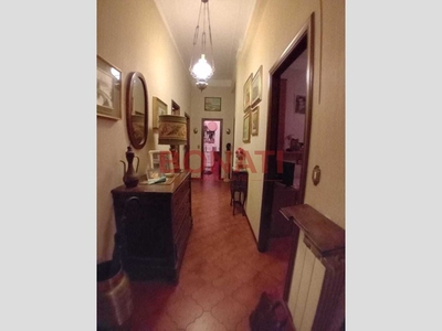 Appartamento in Vendita a La Spezia, zona Centro, 195'000€, 116 m²