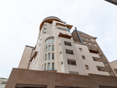 Appartamento in Vendita a Pordenone, zona Centro, 650'000€, 203 m²