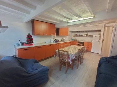 Appartamento in Vendita a Siena, 380'000€, 109 m², arredato