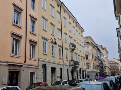 Appartamento in vendita a Trieste Borgo Teresiano