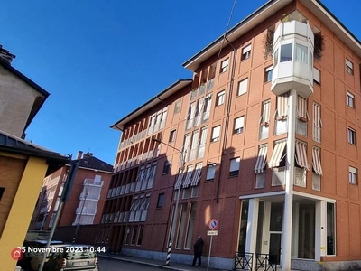 Appartamento in Vendita in Via Cervino 81 a Torino