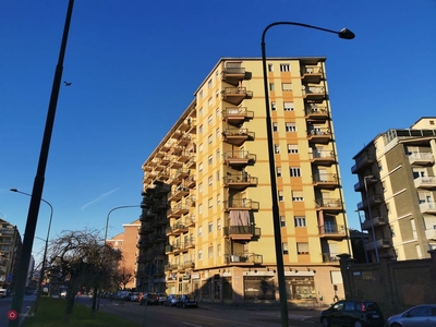 Appartamento in Vendita in Via Francesco De Sanctis 109 a Torino