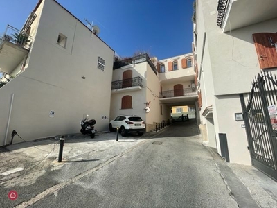 Appartamento in Vendita in Via Francesco Petrarca 129 a Napoli