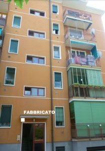 Appartamento in Vendita in Via Lorenteggio 209 a Milano
