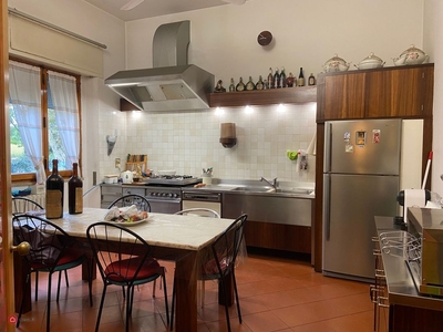Casa Bi/Trifamiliare in Vendita in Via Pistoiese 200 a Firenze