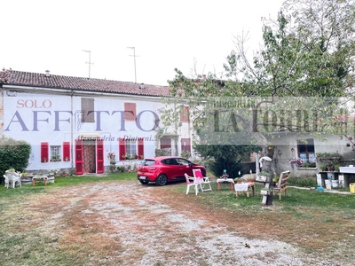 Casa Indipendente in Vendita a Alessandria, zona Cascinagrossa, 57'000€, 150 m²
