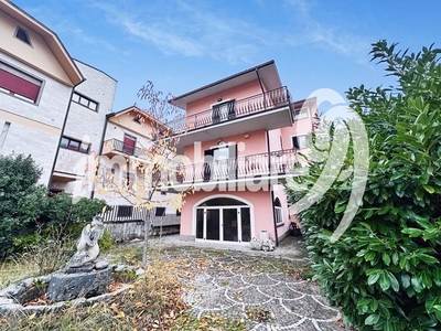Casa Indipendente in Vendita a L'Aquila, zona Paganica - Tempera, 300'000€, 420 m²