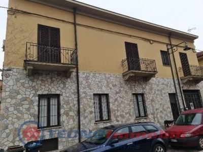 Casa indipendente in Vendita in Strada Comunale di Mirafiori 38 a Torino