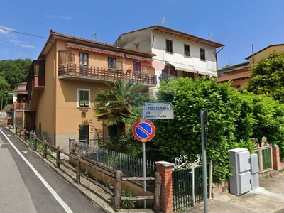 Casa semindipendente in VIA NAZIONALE, Chiusi della Verna, 10 locali