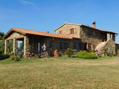 In Vendita: Casale Tipico Toscano con Vista Panoramica a Follonica, Toscana