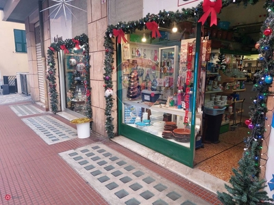 Negozio/Locale commerciale in Vendita in Via Santa Chiara 10 a Genova