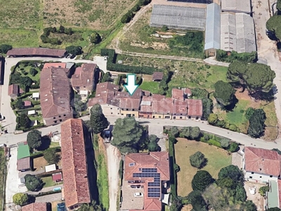 Quadrilocale in Vendita a Pistoia, 25'000€, 66 m²
