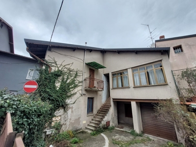 Quadrilocale in Via castello, Cantù, 1 bagno, 120 m², 1° piano