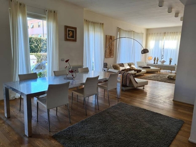 Single-Family Villa with Garden for Sale in Campiglia Marittima, Tuscany