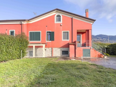 Villa a schiera in vendita a Sarzana La Spezia San Lazzaro